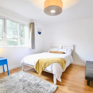 Full Close To Excel Centre, Airport , O2 Arena Apartment